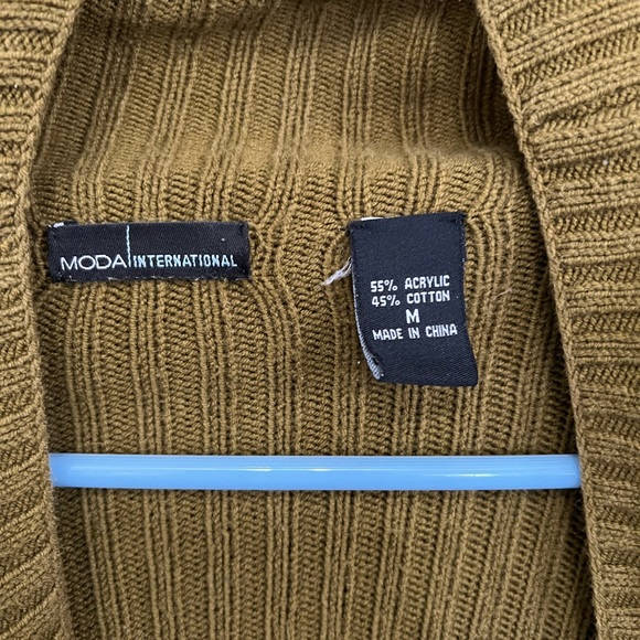 Cardigan - Picture 3 of 4